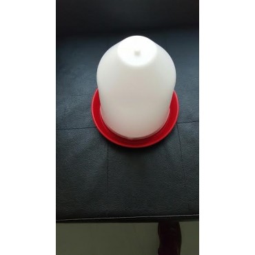 Бутылка для воды емкостью 2,5 л для птицы